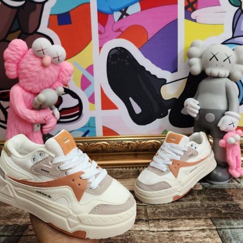 36 Adidas Tb