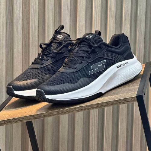 negra Skechers Max