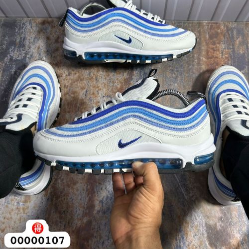 39 Nike 2000